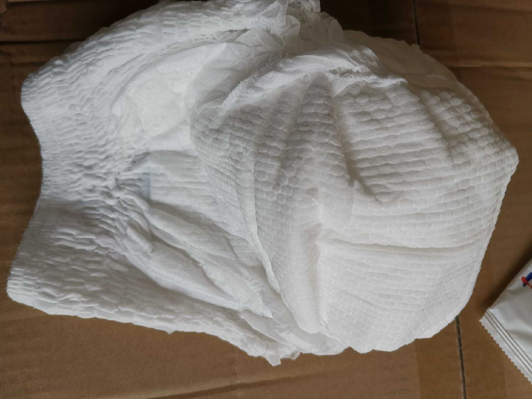 露安适同厂生产,高品质纸尿裤, 爸比船长纸尿裤实体店同步 品质保证