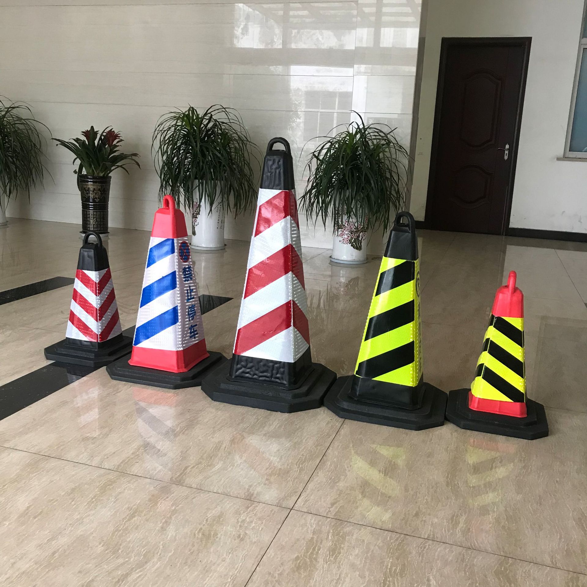 泡沫方锥70cmeva方形路锥柔性红色警示锥定做广告锥交通安全锥