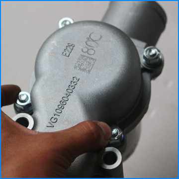 vg1096069601重汽豪沃潍柴wd615d10发动机80度节温器总成配件出口