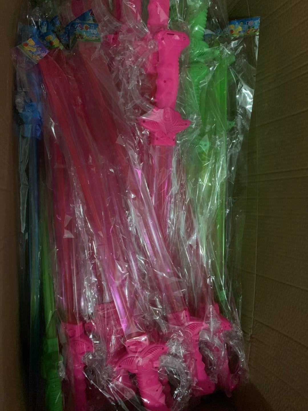 感应闪光刀剑电动音乐发光大刀地摊夜市公园儿童发光玩具热销批发