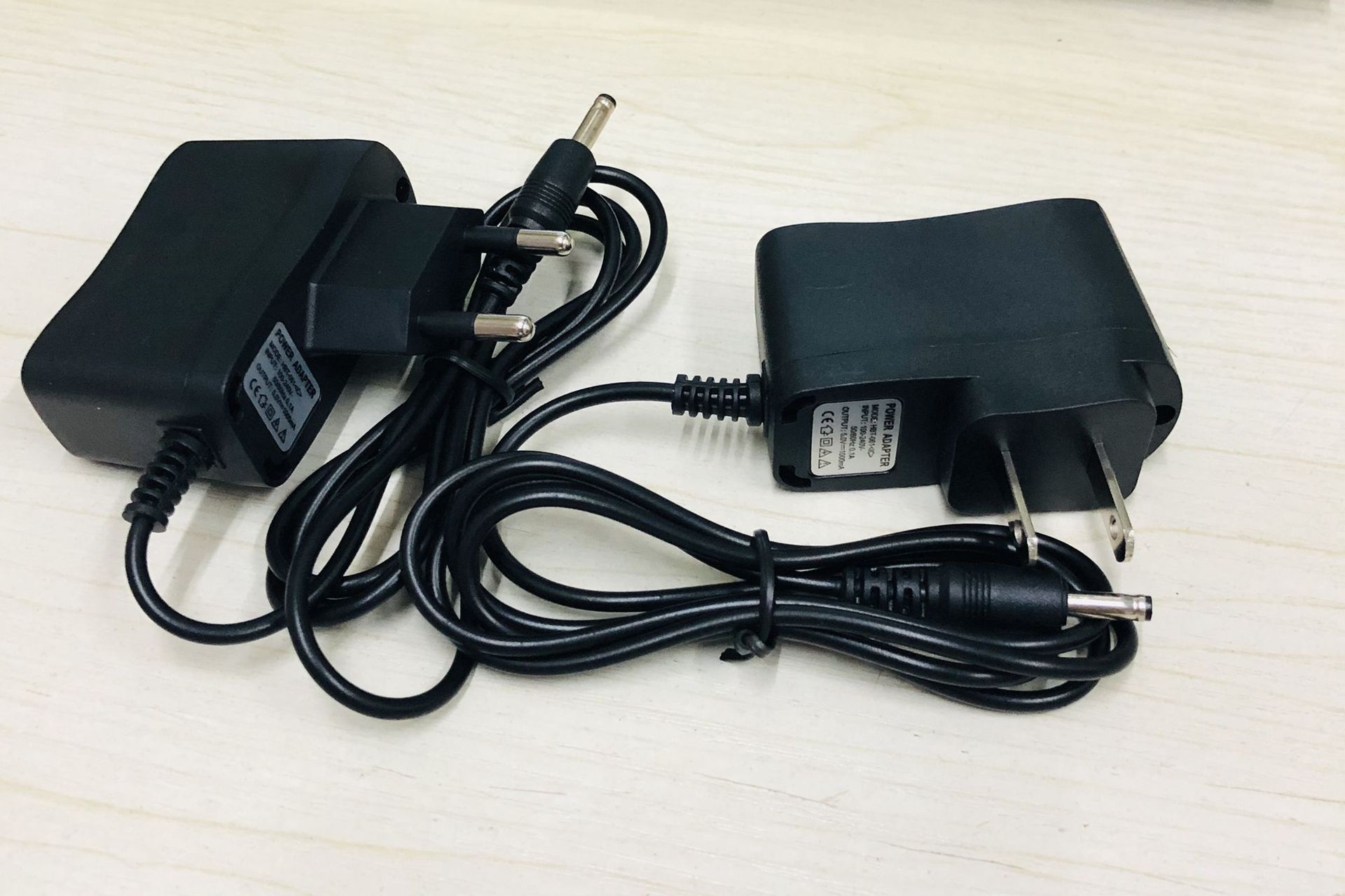 手机通用圆头充电器 dc3.5大头圆孔充电头美欧规有线直充带灯线充