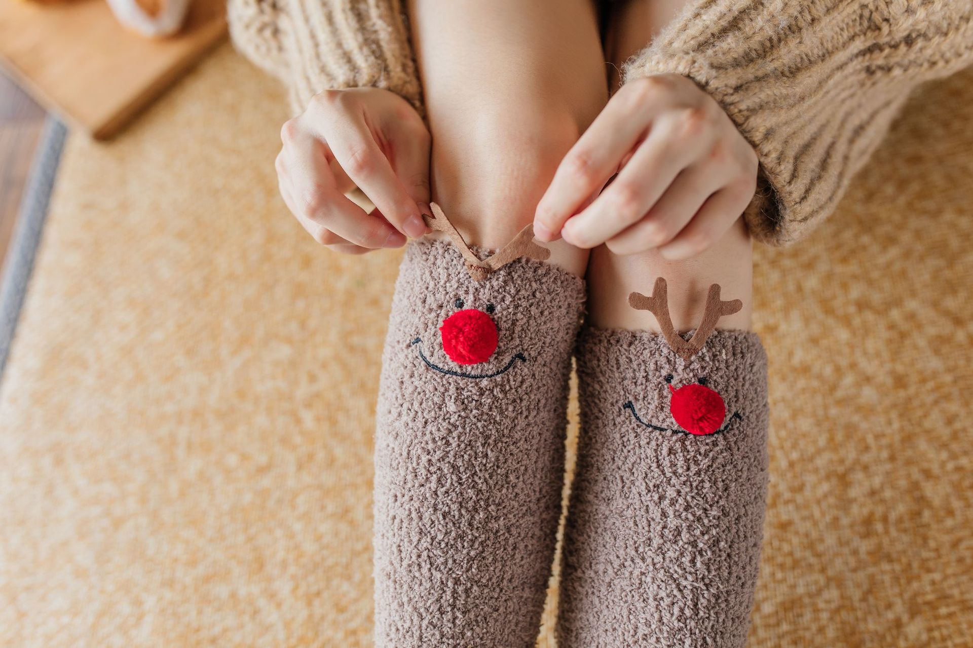 秋冬新款珊瑚绒长筒袜子立体卡通睡眠袜加厚保暖家居袜女厂家直销