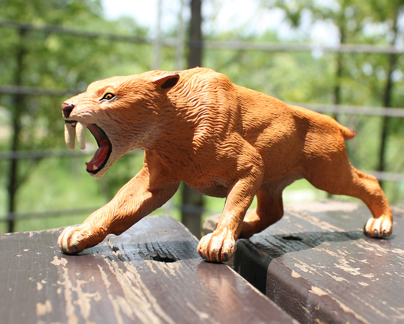 跨境热销仿真野生动物模型剑齿虎模型实心塑料儿童玩具摆件礼物