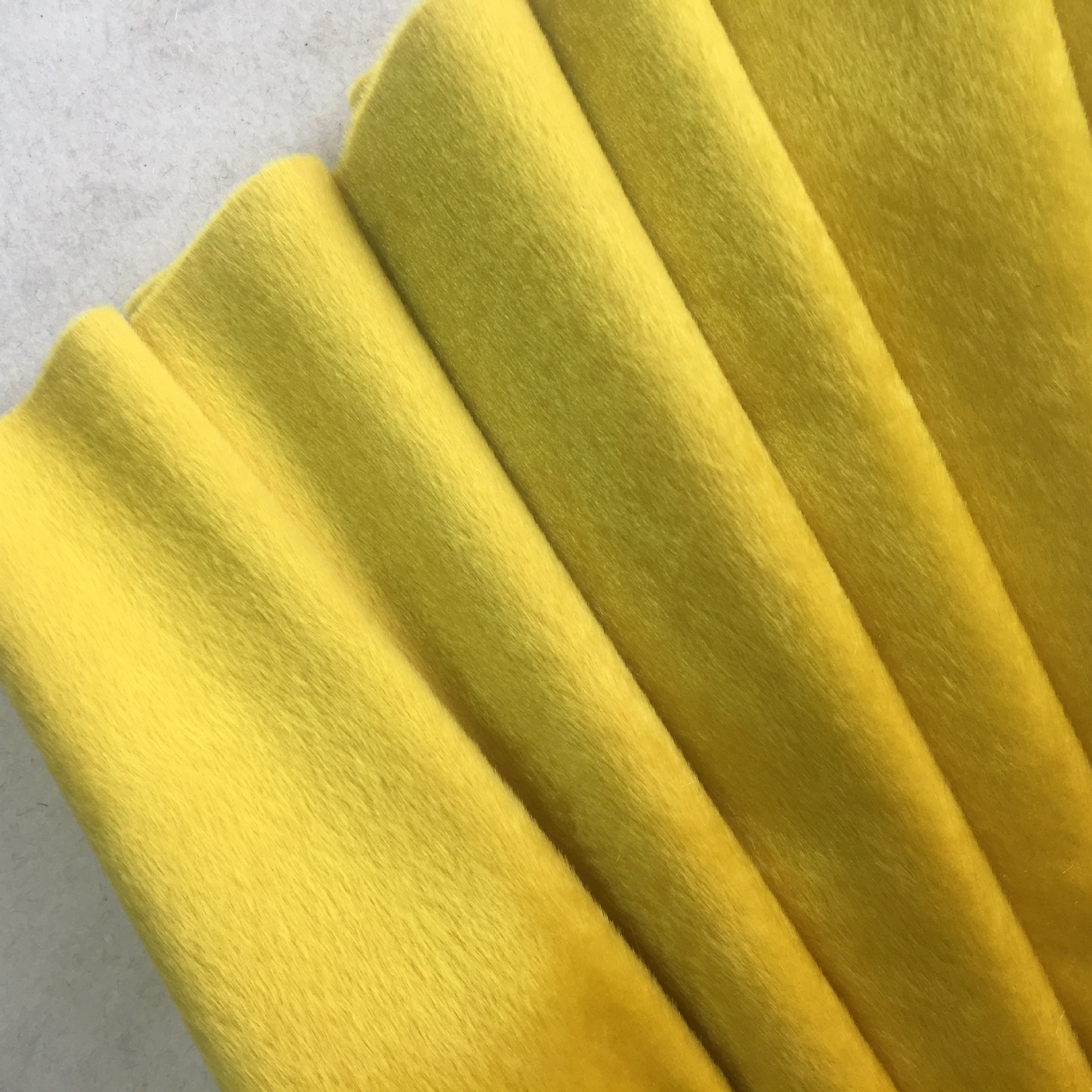 现货供应秋冬素色马毛皮革面料鞋子箱包皮具皮料多色可选可定制