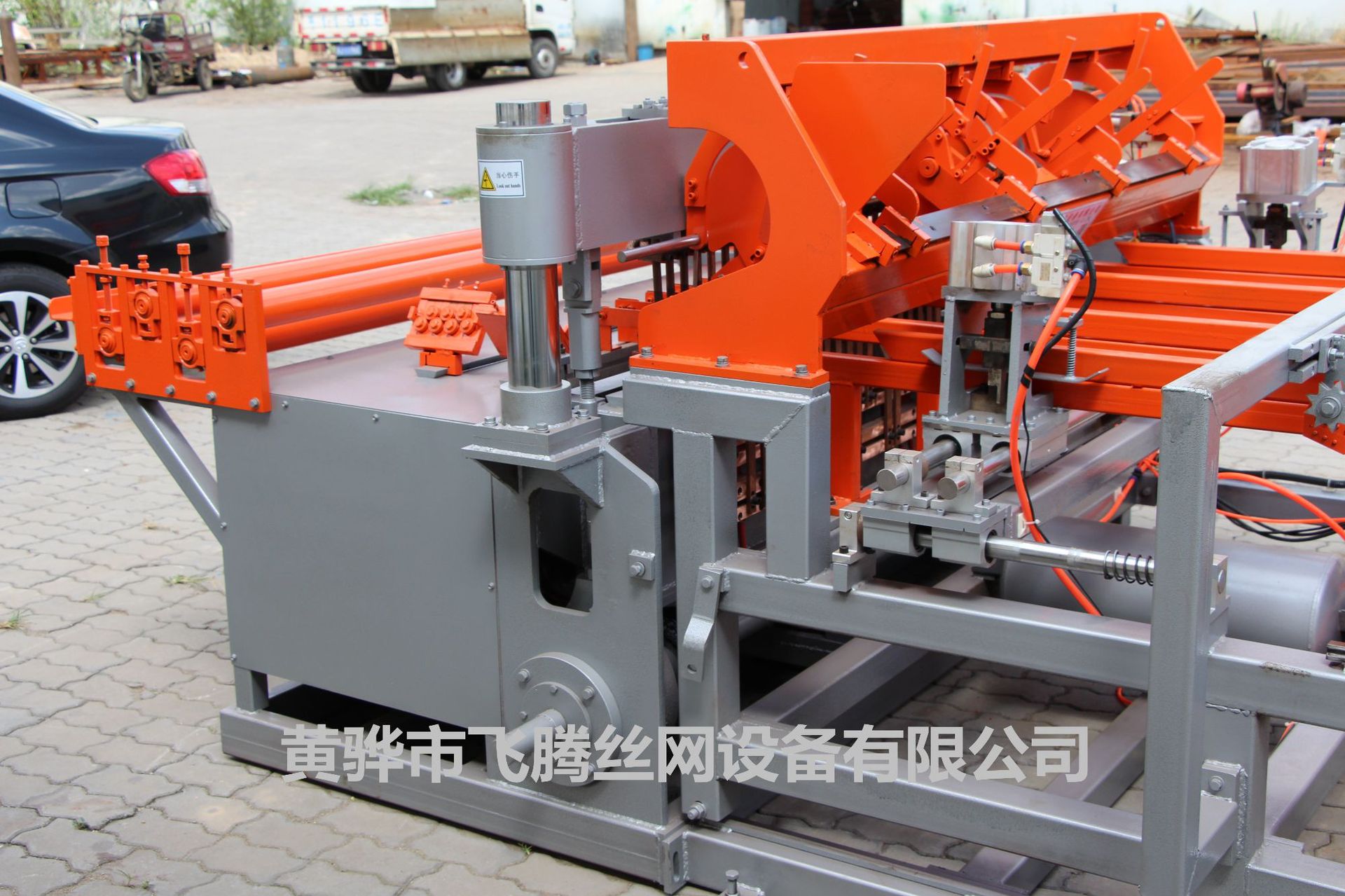 飞腾机械 根据要求做 鸡笼网片机 全自动养殖网片机 数控鸡笼网机