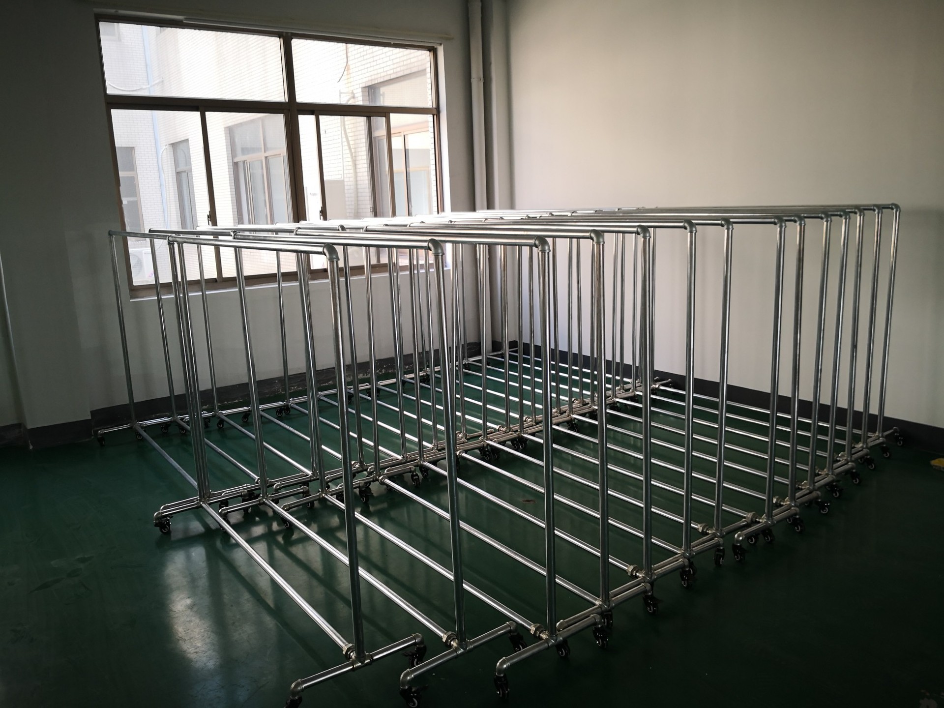 服装货架展示架夜市水管架地摊展会架子双管服装架带轮子定做