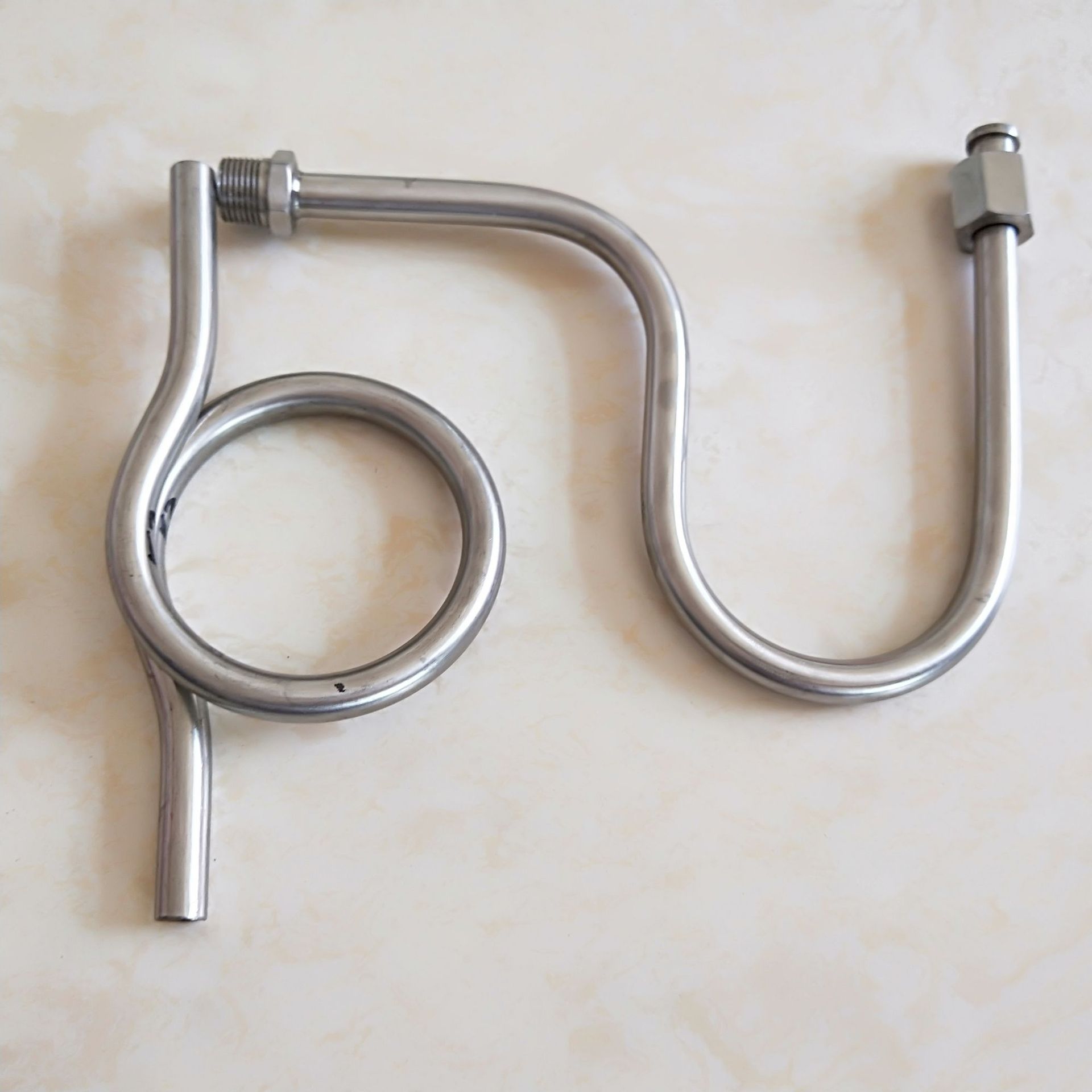 厂家供应u型表弯管304材质m2015g12不锈钢压力缓冲管