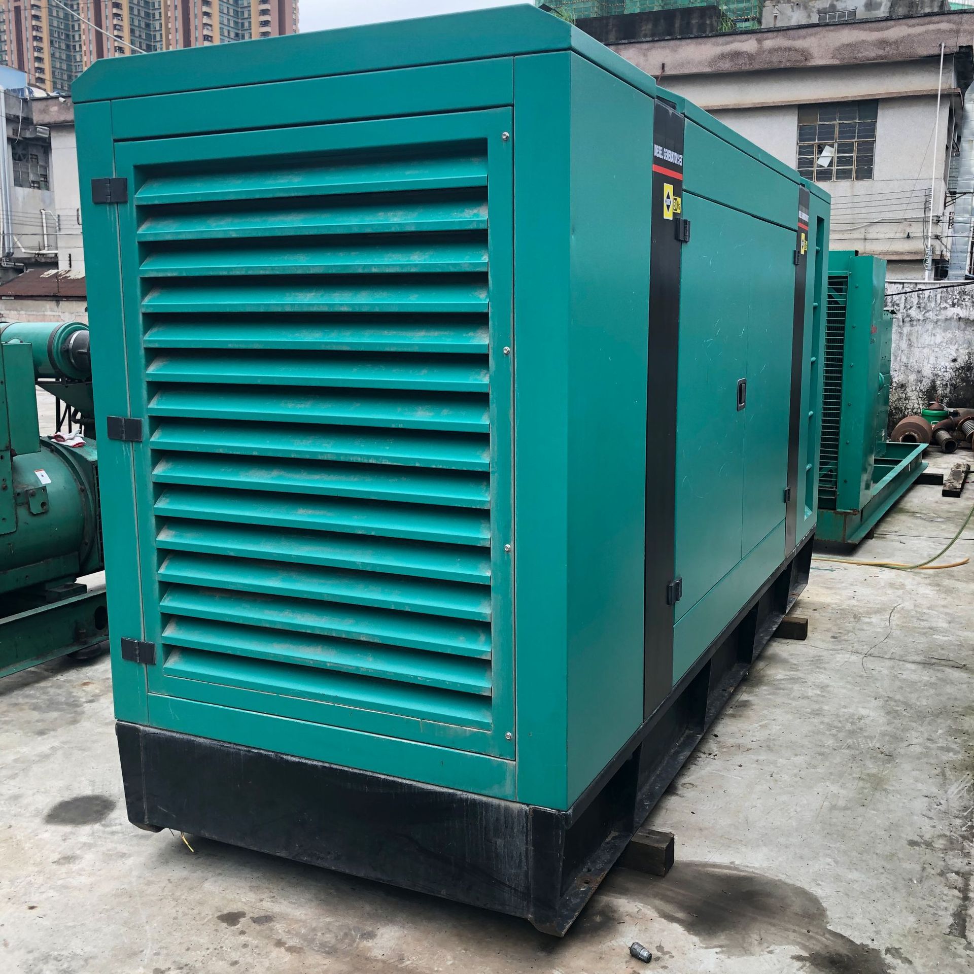 销售康明斯静音型250kw二手发电机组 防音型二手柴油发电机组