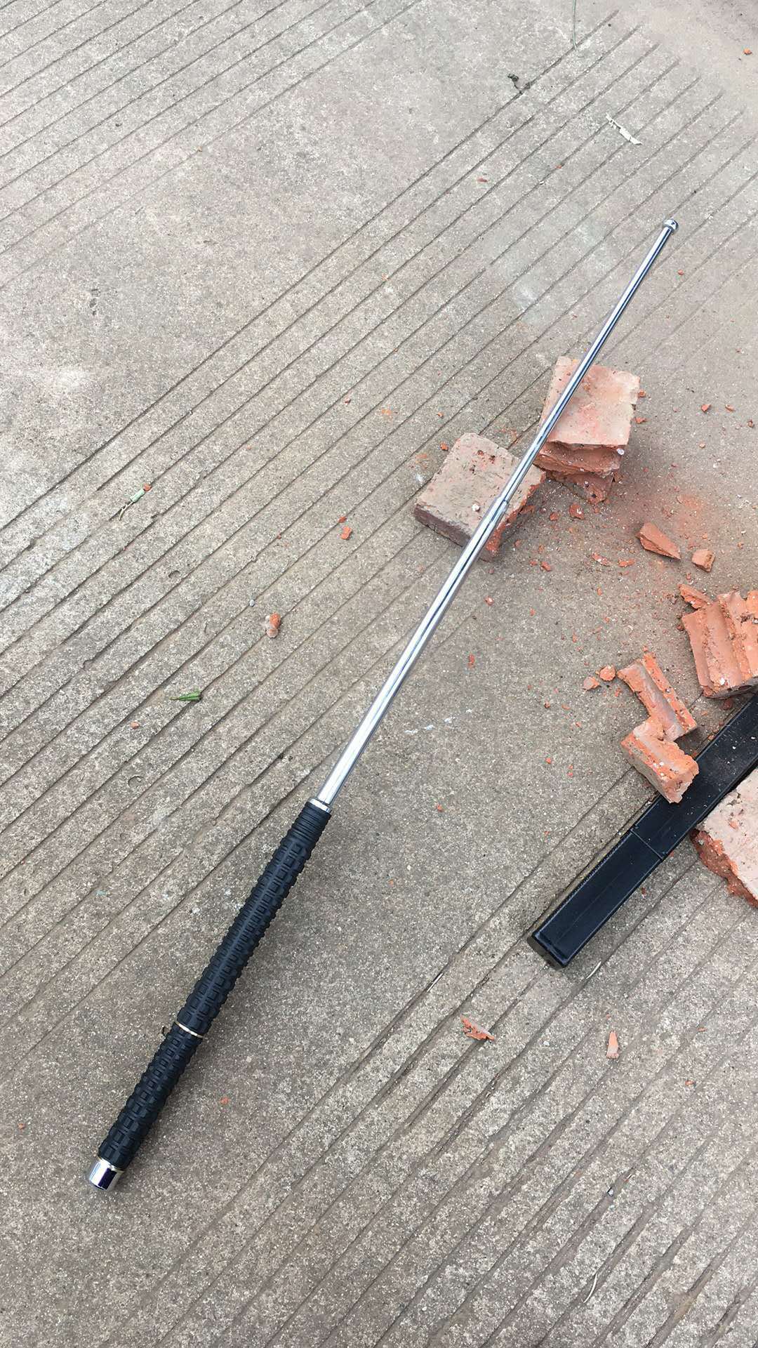 橡胶手柄加长款悍马甩棍伸缩棍战术棍近1米车载甩棍防身用品