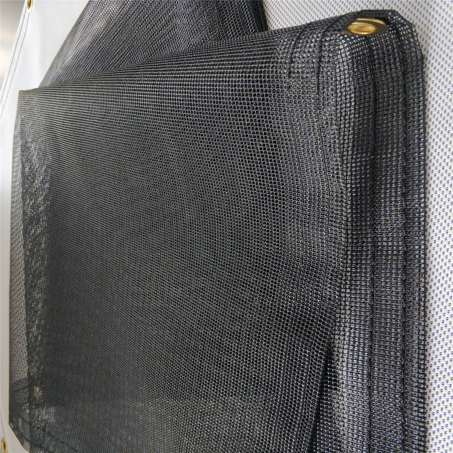 寒紫外线pvc网格布黑色大网格布料用于建筑装饰围栏