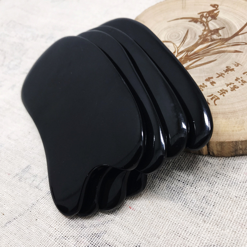 刮痧须知:   刮出来的痧和淤血不是一回事;淤血多是由外伤