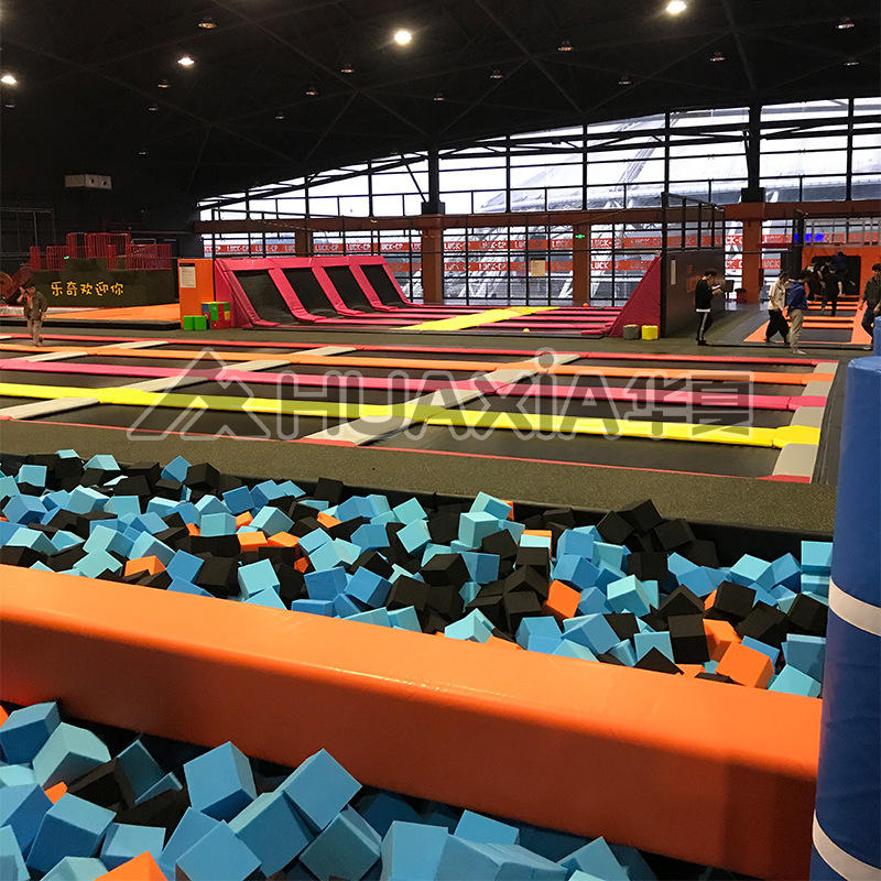 室内蹦床公园儿童乐园大型组合蹦床滑梯厂家批发网红蹦床抖音同款