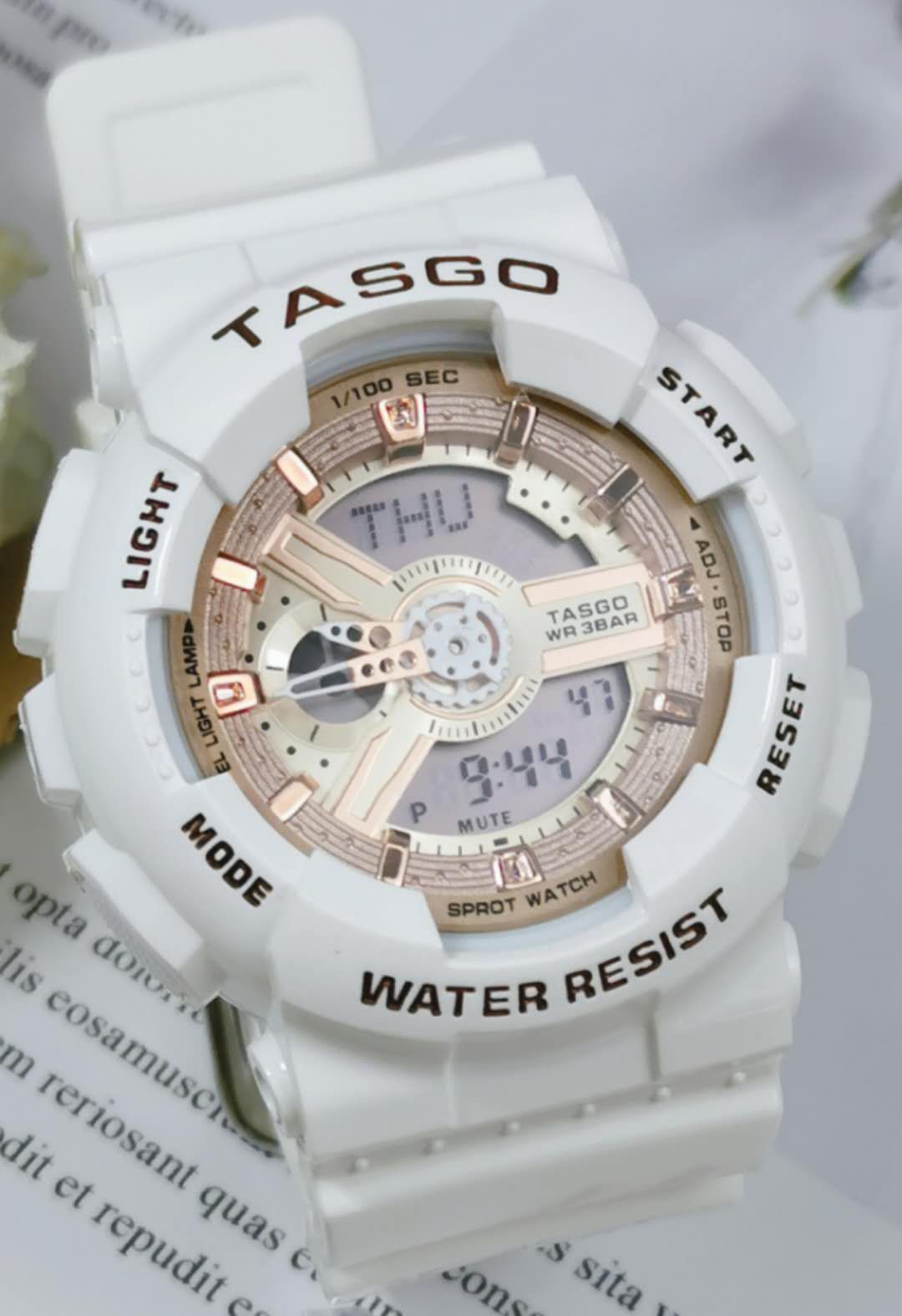 卡西欧是非常有名的手表,性价比也很高.表是高仿的.