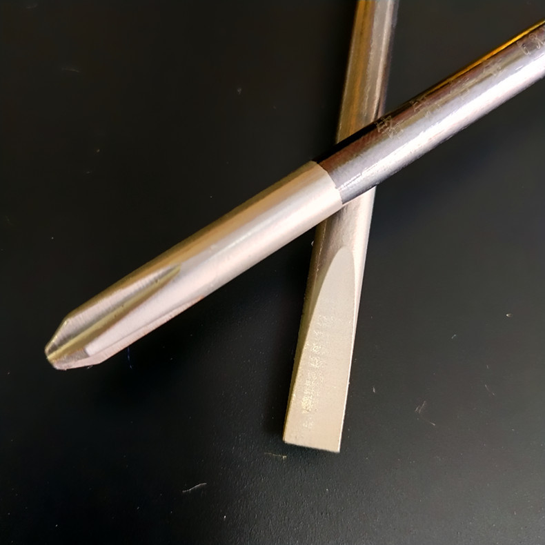 厂家供应铬钒钢螺丝刀套组 一字十字 强力螺丝刀起子批多功能带磁