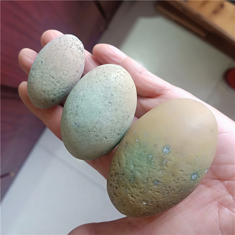 厂价直销夜光石原石夜明珠原石发光石萤光石石头摆件手把件批发