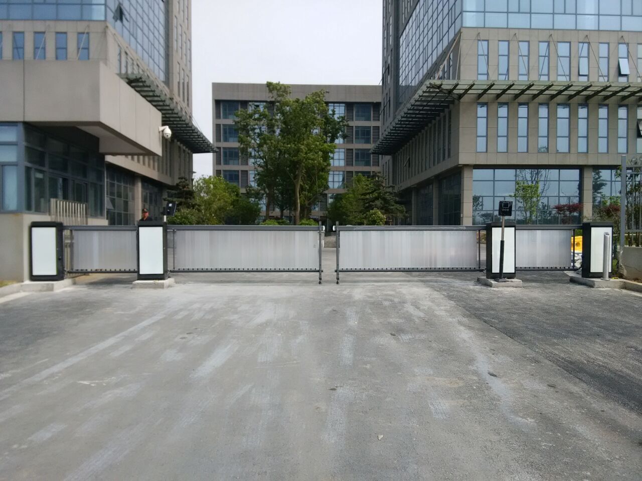 百胜智能广告道闸 小区出入口道闸 自动起落杆车辆管理设备-阿里巴巴