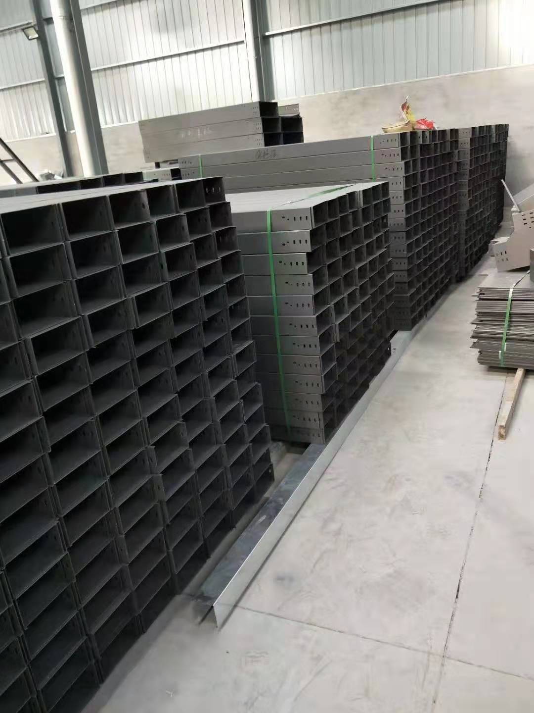 厂家直销电缆桥架耐火防火桥架200*100可定制槽式托盘梯形桥架