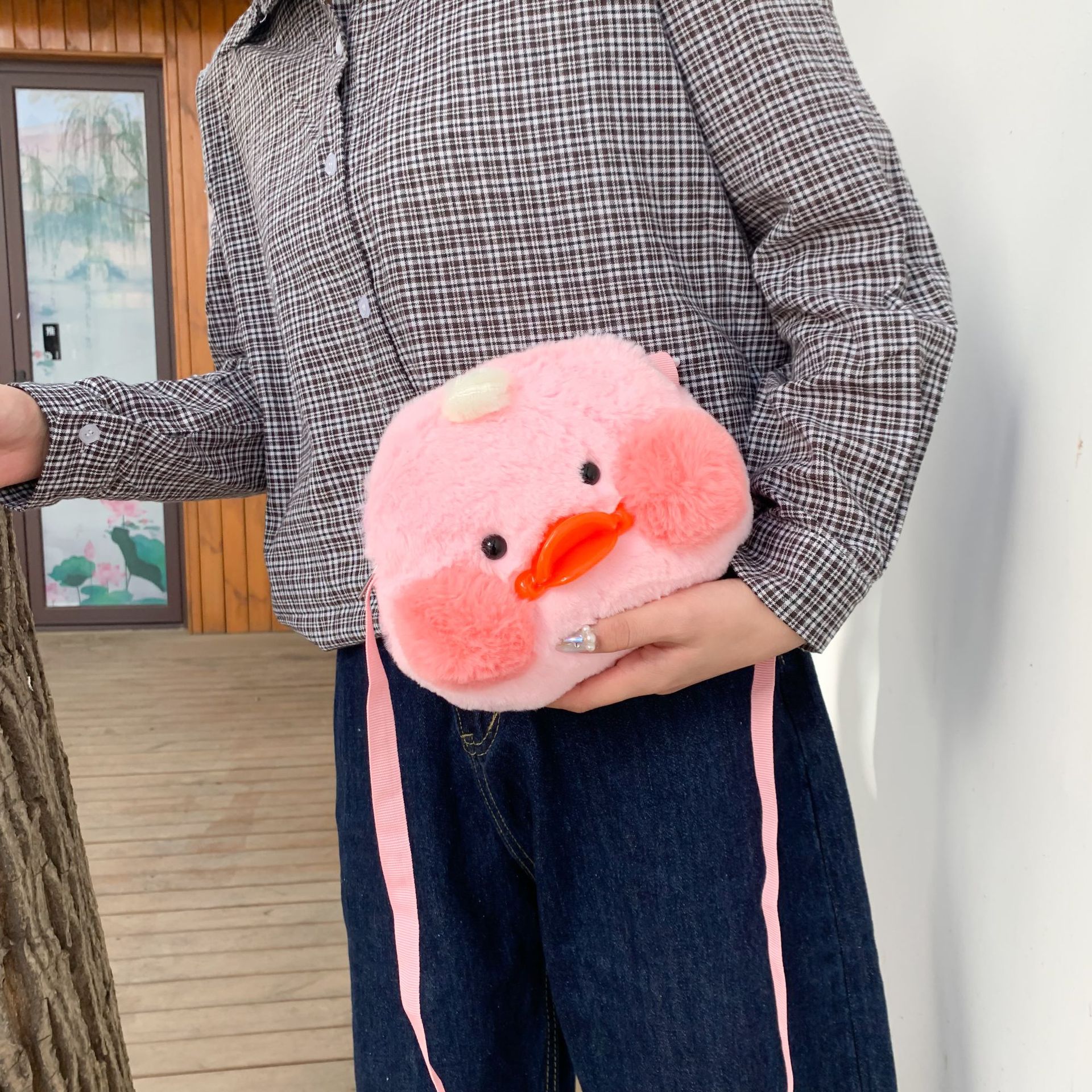 毛绒小包女生可爱网红小鸭子单肩斜挎包少女卡通毛毛包包厂家批发