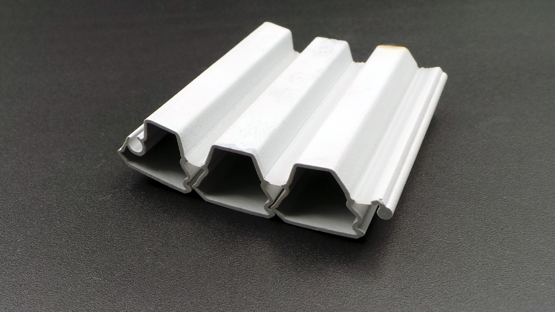 实力厂家 pvc软硬共挤型材 pvc塑料卷帘门 pvc塑料建材 防火环保