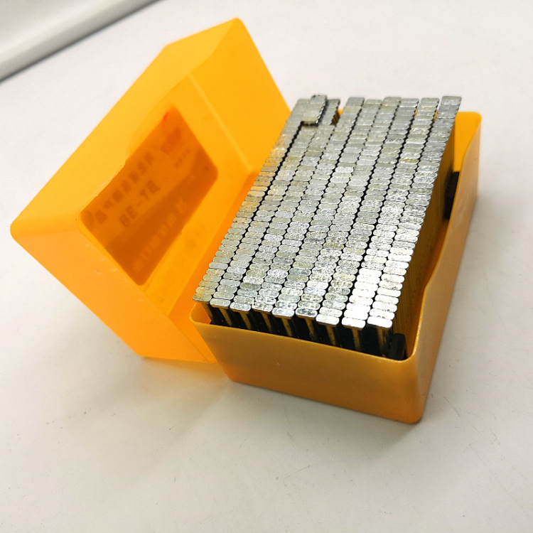 厂家直销国标镀锌钢钉 青龙剑钢钉 装修五金用钢排钉st18 木排钉