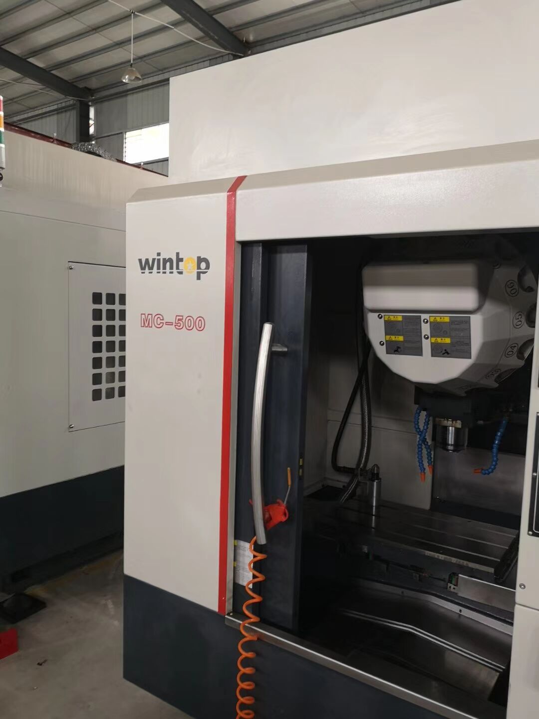 cnc加工中心t5钻攻机加工中心台一t5主轴2w转16把刀伺服三菱系统