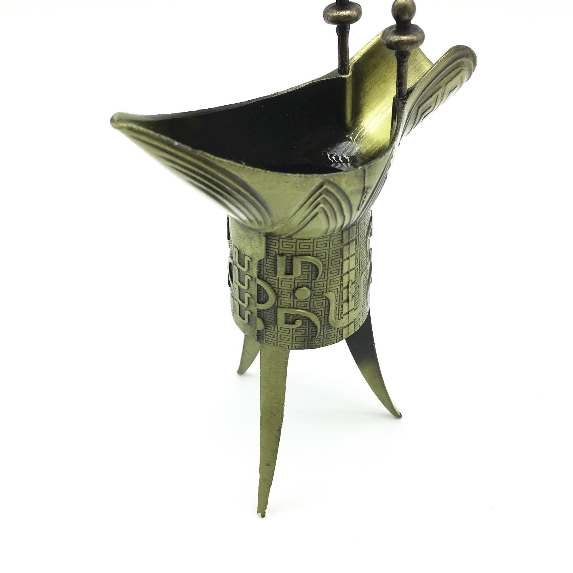 旅游工艺品批发 精致仿古三脚乾隆杯 中号仿古酒杯 金属工艺品