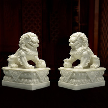 德化白瓷石狮子陶瓷摆件北京太和殿石狮子神兽装饰仿古工艺品