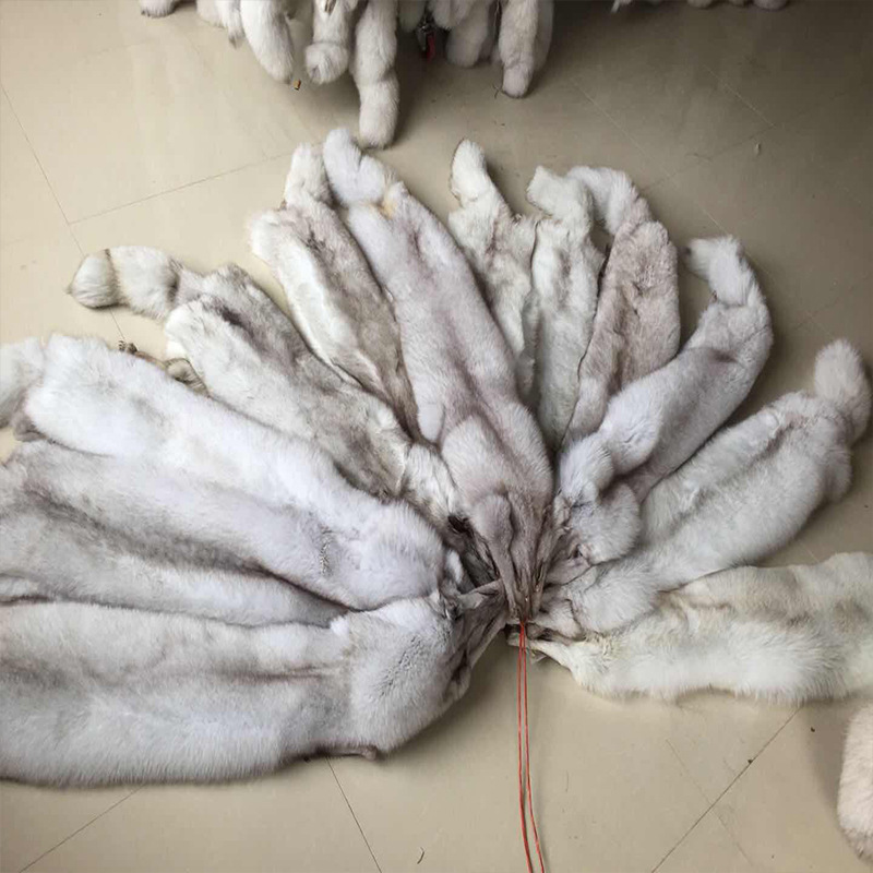 厂家批发蓝狐皮狐狸皮整张皮皮草服装原料狐皮银狐皮批发定做服装