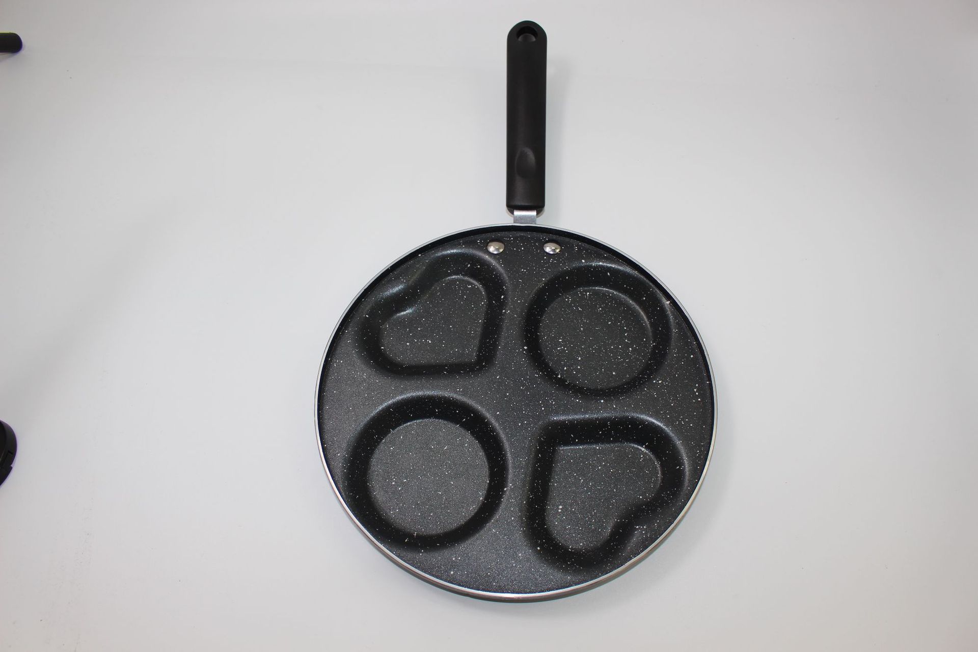 厂家现货四孔煎蛋锅麦饭石不粘平底蛋饺锅华夫饼模具多功能早餐机