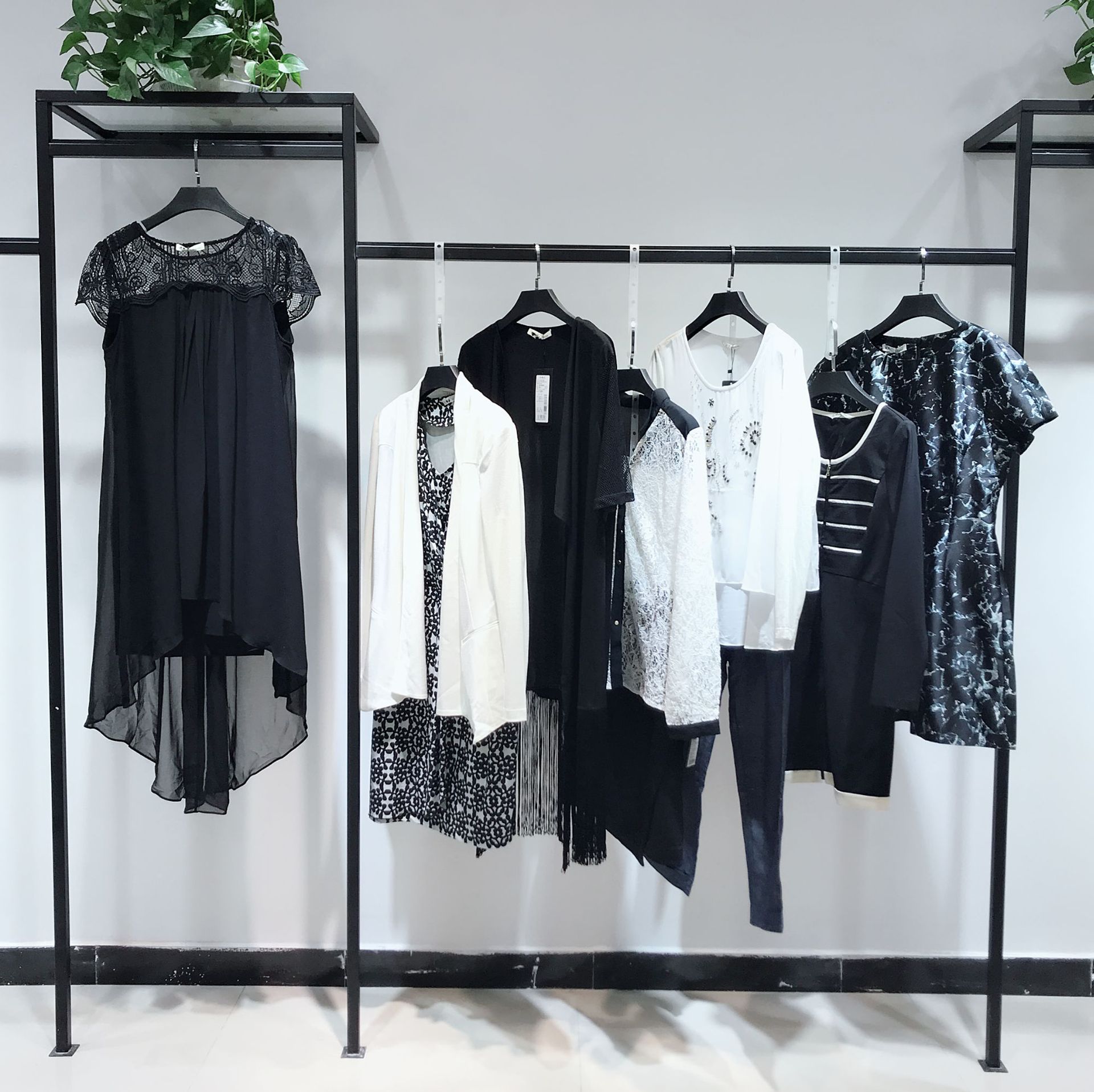 亨奴2019春夏大码女装品牌折扣尾货专柜正品剪标外贸货源特价批发