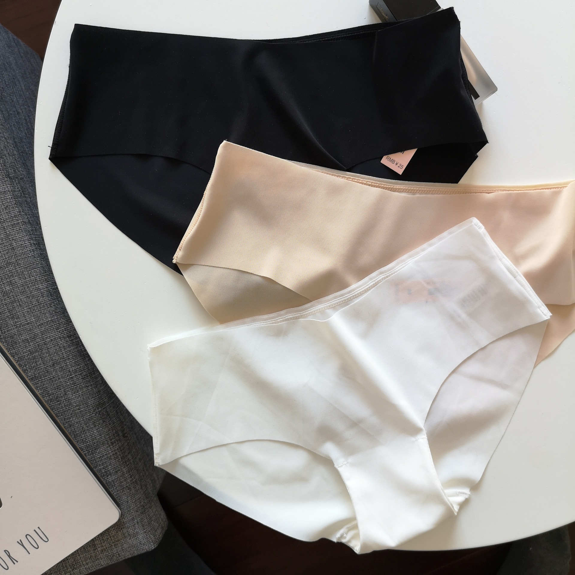 夏季无痕内裤女士新品 跨境纯色冰丝内裤提臀透气女内裤无痕