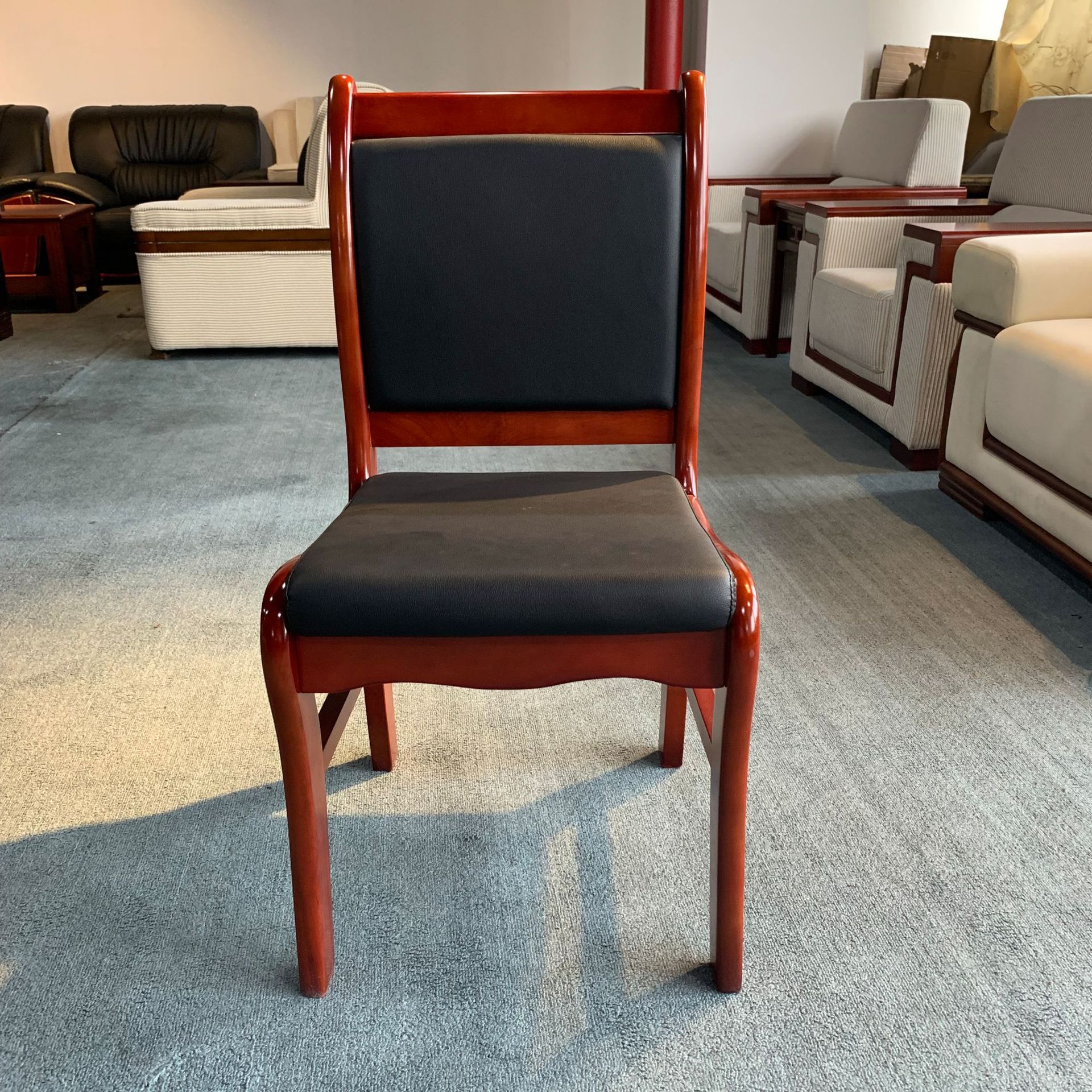 厂家直销实木会议室椅子四条腿西皮牛皮橡木条桌椅培训椅办公椅子