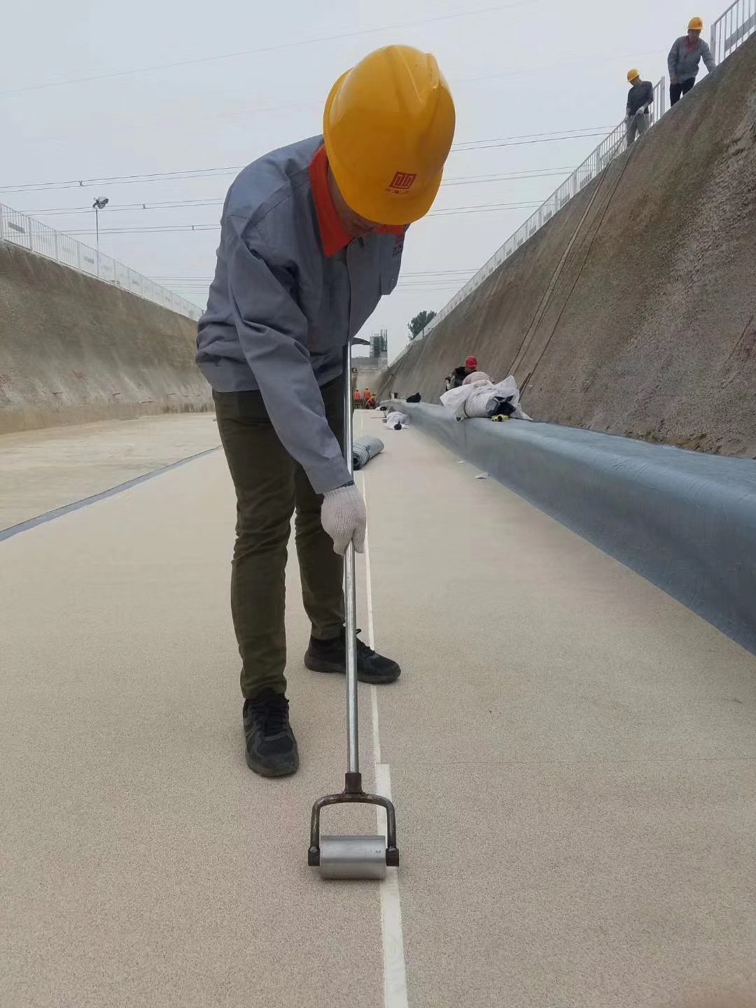 厂家直销非沥青基防水卷材 hdpe高分子自粘胶膜防水卷材 预铺反粘