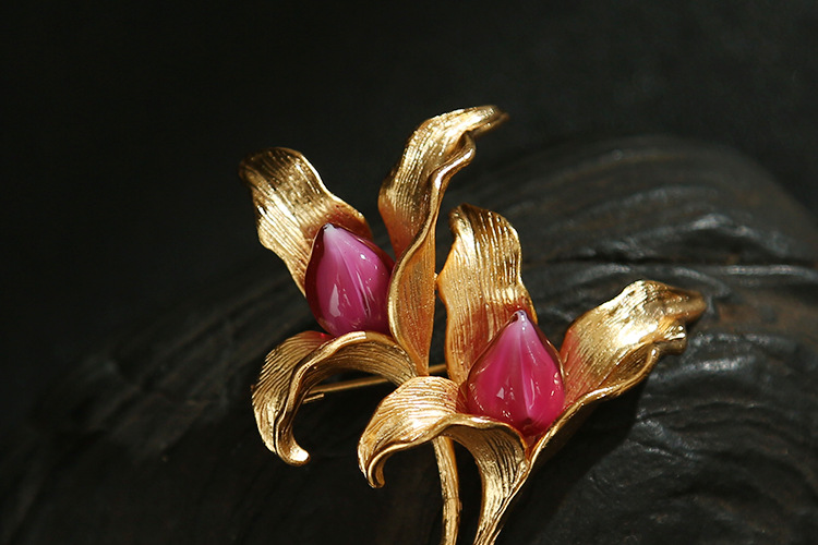 纯手原创珍珠琉璃百合花胸针