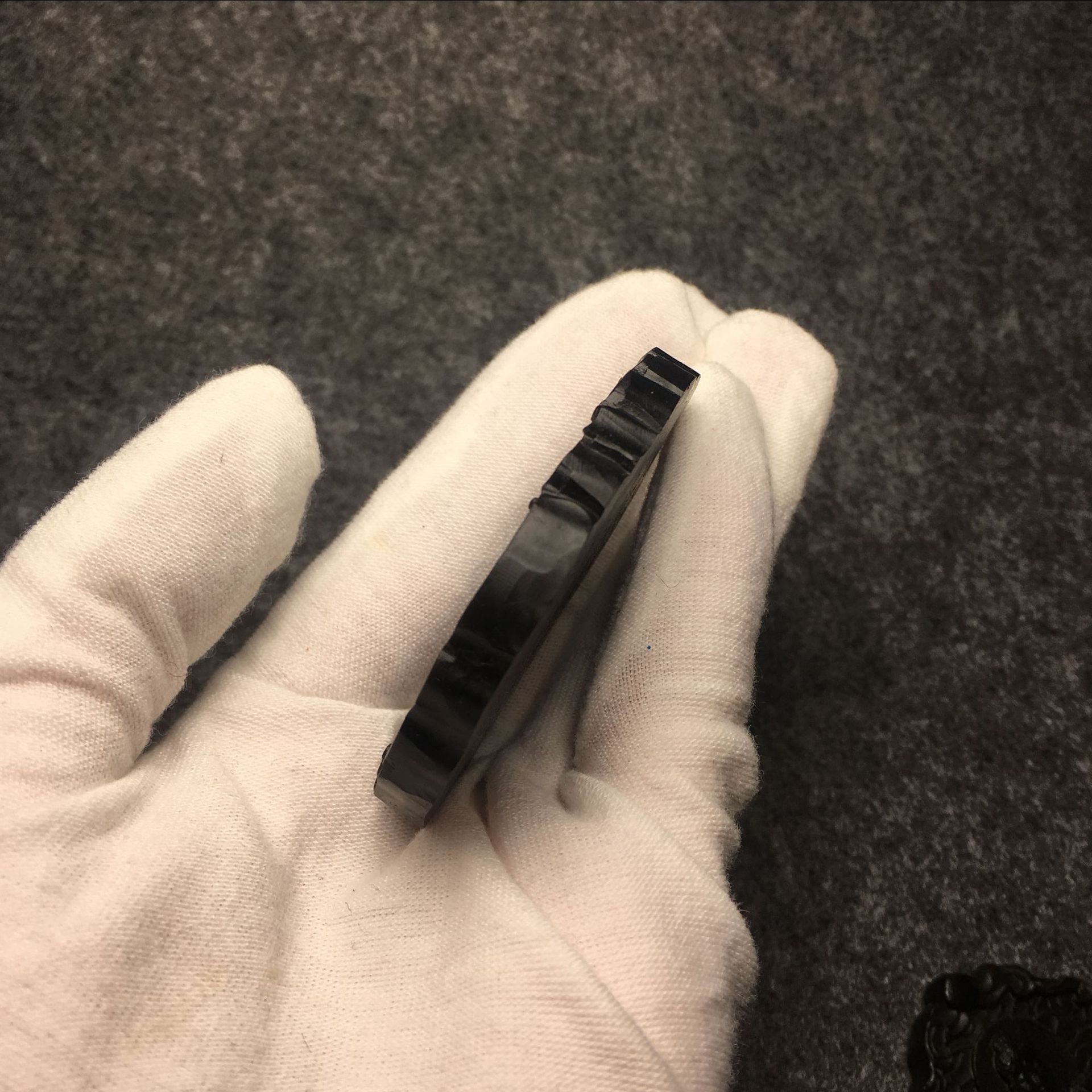 厂家供应可可西里羊角牌子吊坠观音度母如来纯黑不透