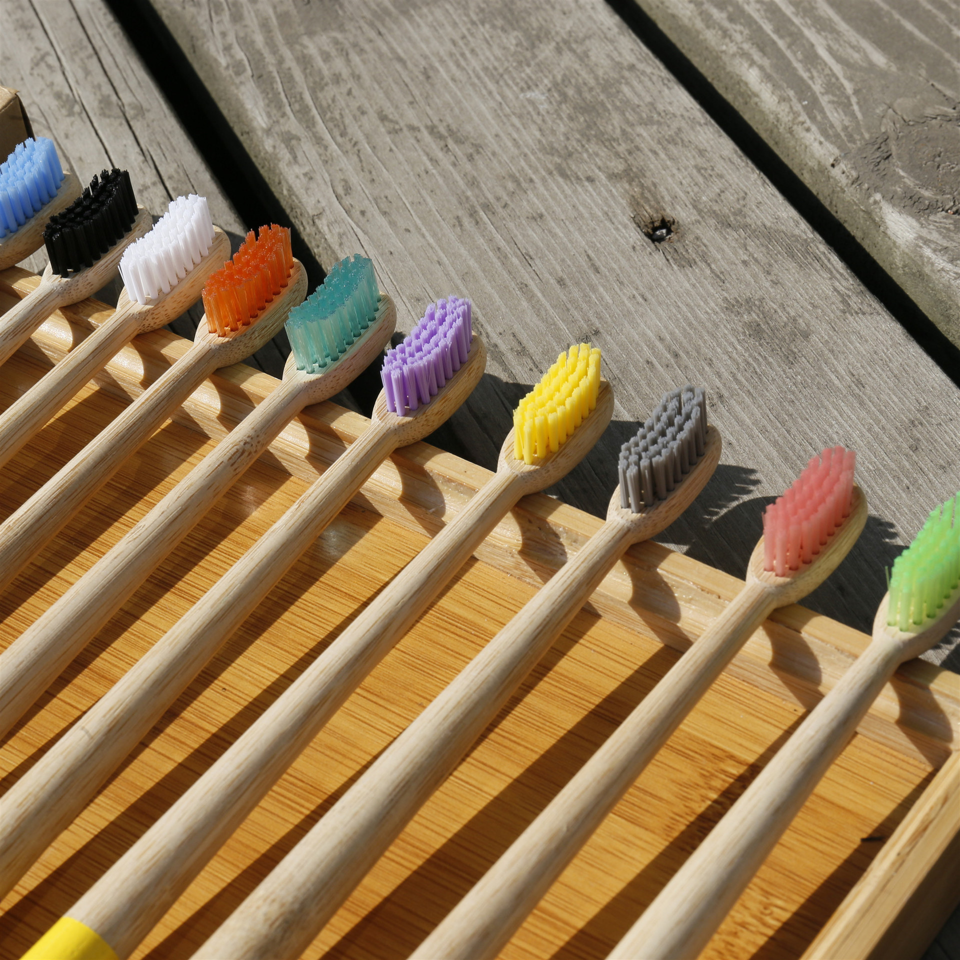 竹制牙刷竹炭软毛多色可选圆椎木质牙刷定制波浪可降解刷毛亚马逊