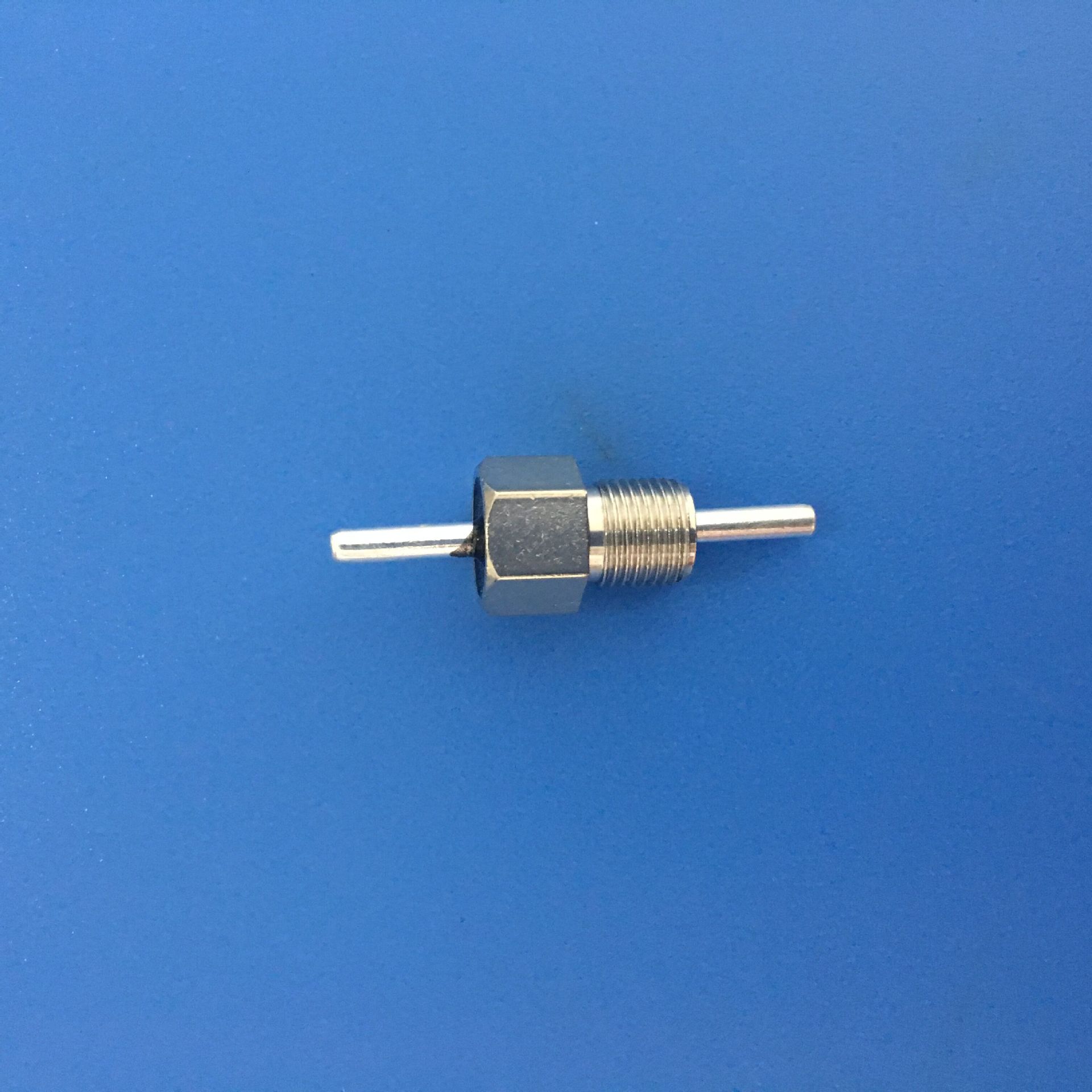 lca 穿心电容 emi滤波器 穿芯电容 穿线电容 m8螺纹电容