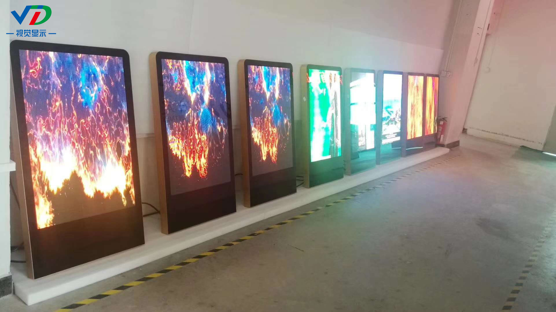 立式屏 落地式led广告机 led镜子屏 海报屏 高清全彩led显示屏