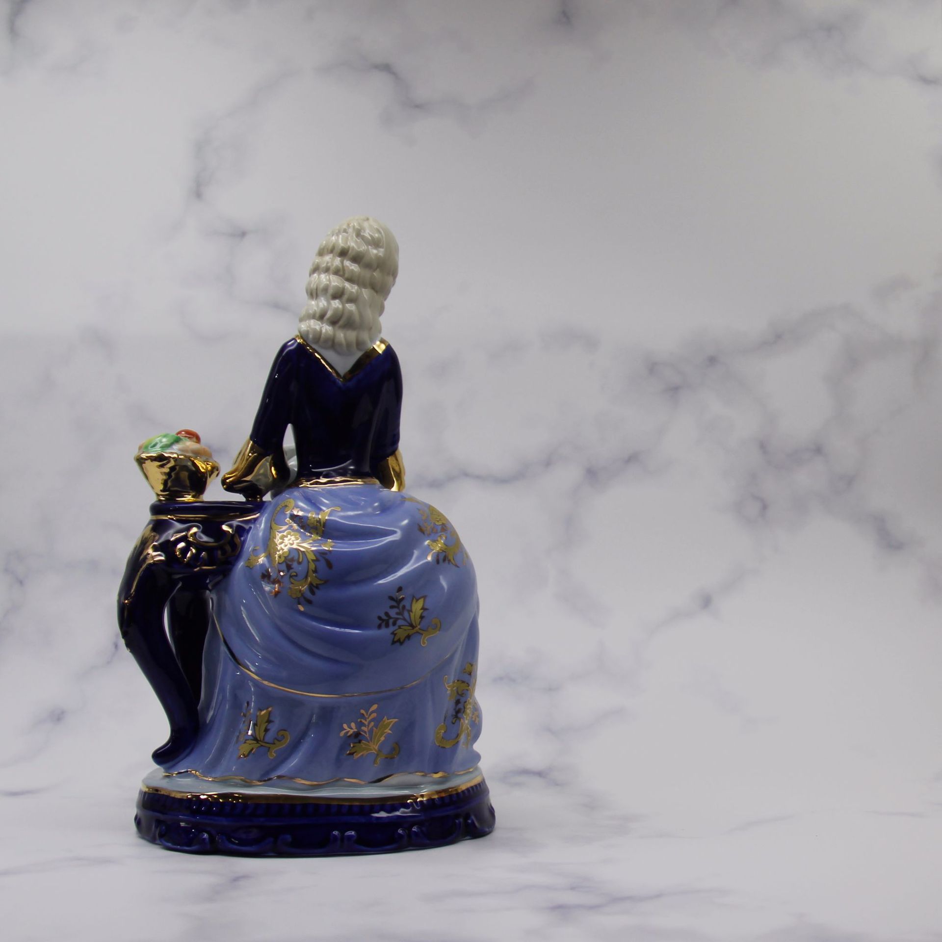 陶瓷工艺品摆件大裙摆欧式西洋女贵妇抱狗座椅水果盘珐琅瓷现代风