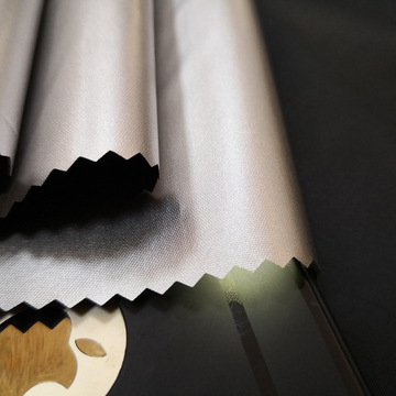 全遮光涂银 帐篷布雨伞布摄影布料 全遮光布料 210t涤塔夫涂银