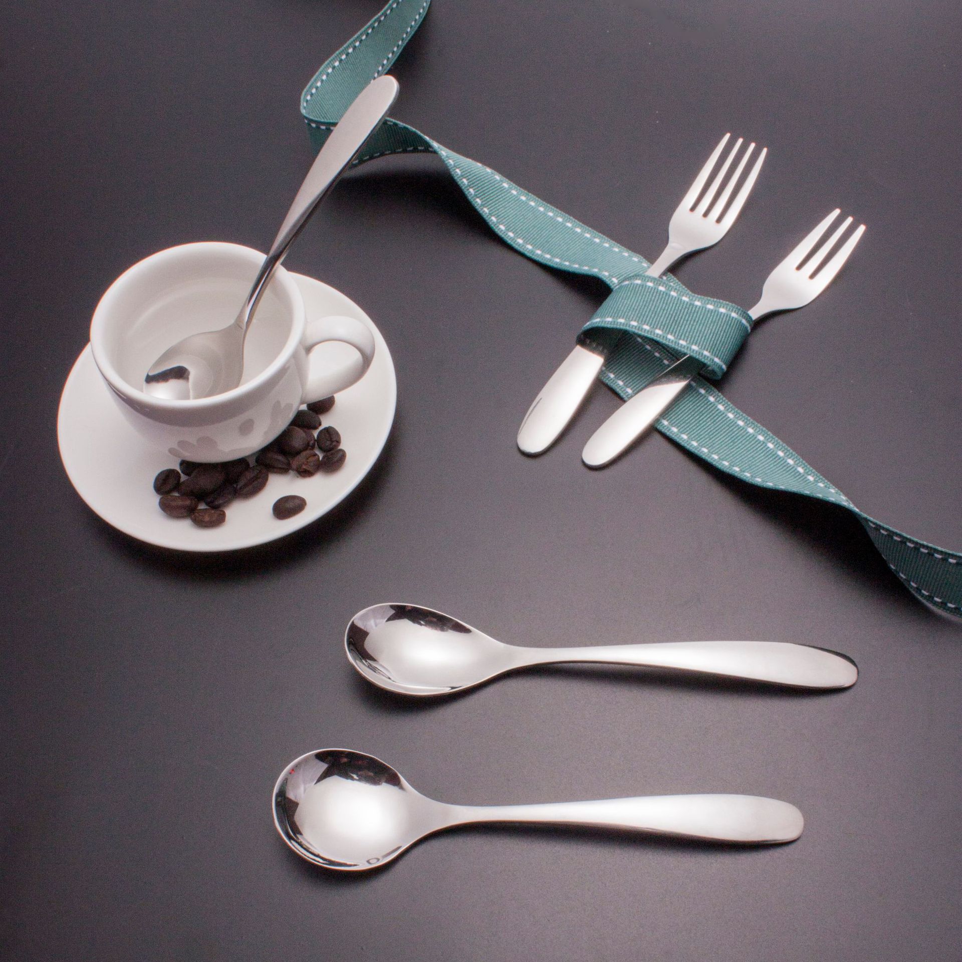 新款304加厚西餐餐具镜光抛光工艺简约家居日用风勺叉套装