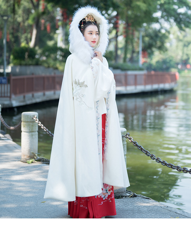 实拍纳兰词汉服斗篷重工刺绣加厚毛呢长款大摆古风披风