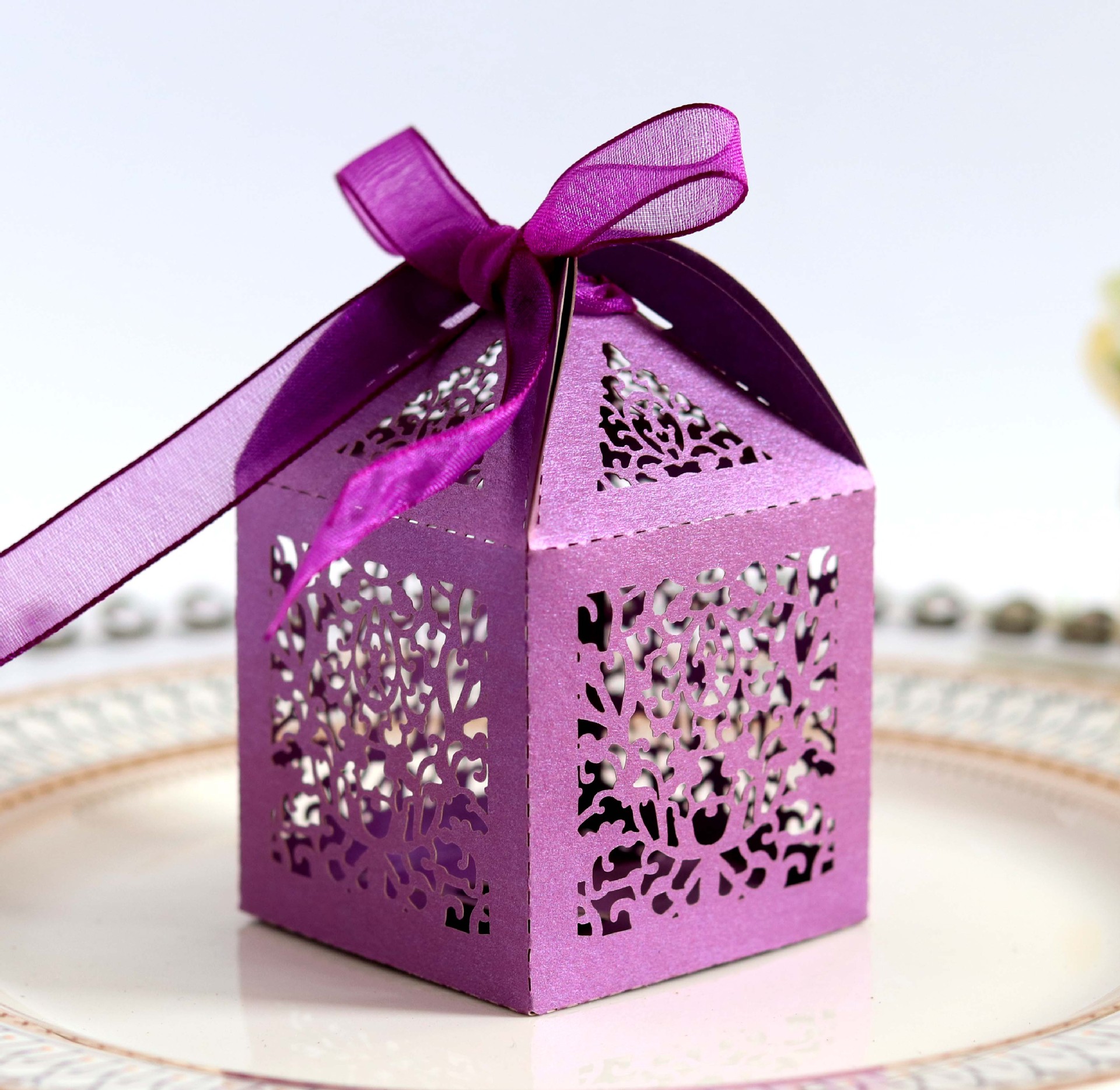 欧式漂亮蕾丝激光镂空婚礼喜糖盒 巧克力糖果包装盒套 销亚马逊