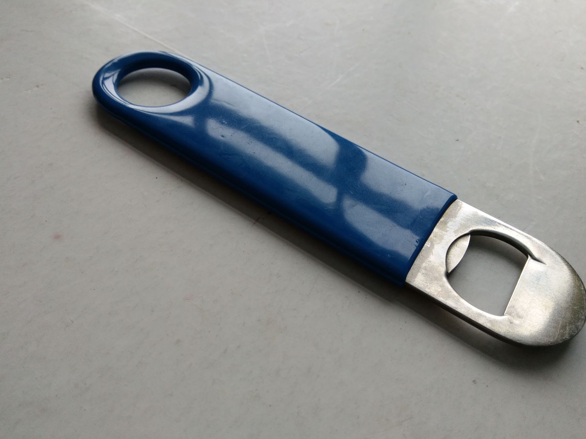 浸塑加工pvc金属浸塑五金包胶冲压表面包塑软胶啤酒扳手包胶