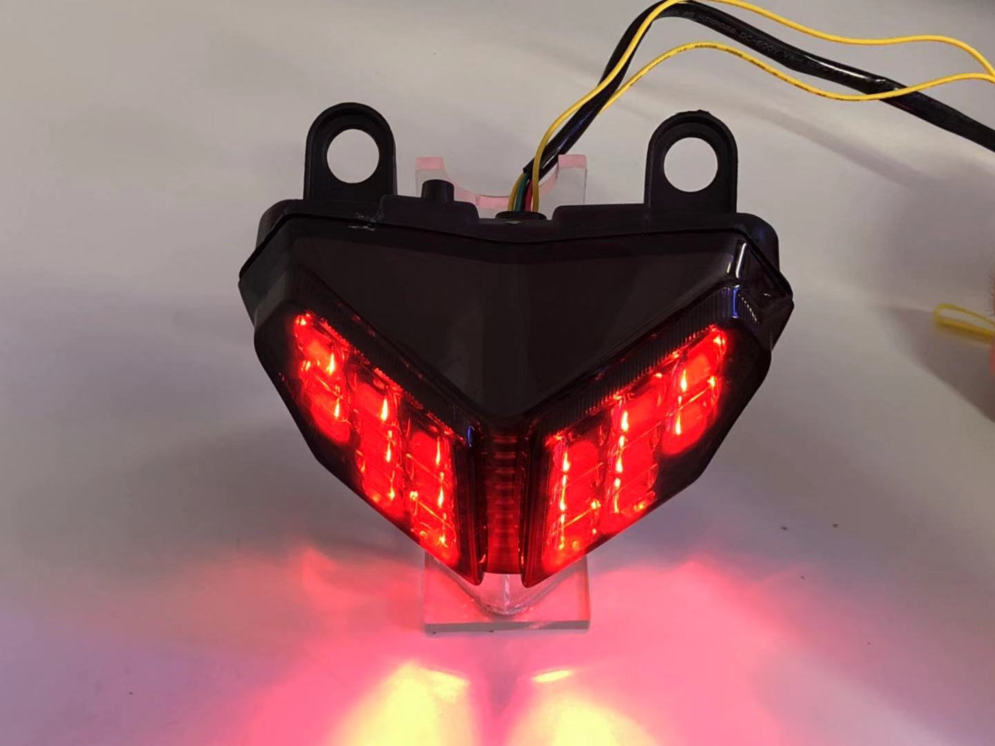 厂家直销适用摩托车杜卡迪1098改装后尾灯后刹车灯带转向07 08年