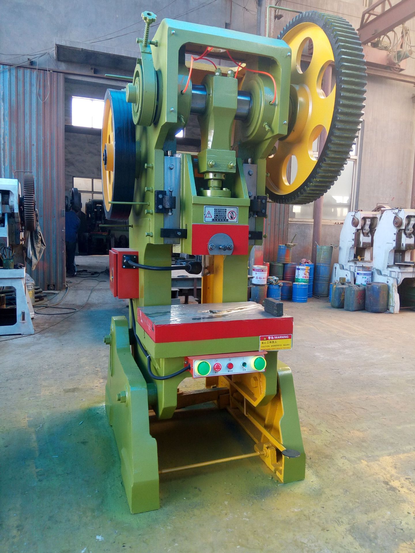 山东63吨普通电动开式脚踏冲床规格齐全定做异形冲床厂家供应