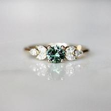 欧美小清新跨境新款欧美祖母绿锆石戒指时尚镶钻结婚指环订婚手饰