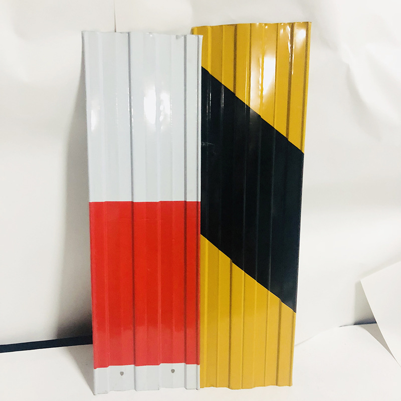 厂家直供楼层隔离带 红白镀锡铁皮踢脚线 平面脚手架挡脚板批发