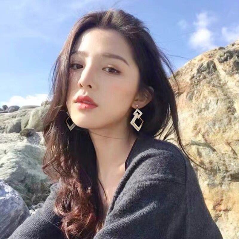 Acrylic Rhombus Earrings Women's Graceful Online Influencer Earrings Korean Personalized Eardrops Minority All-Match Long Geometric Earrings