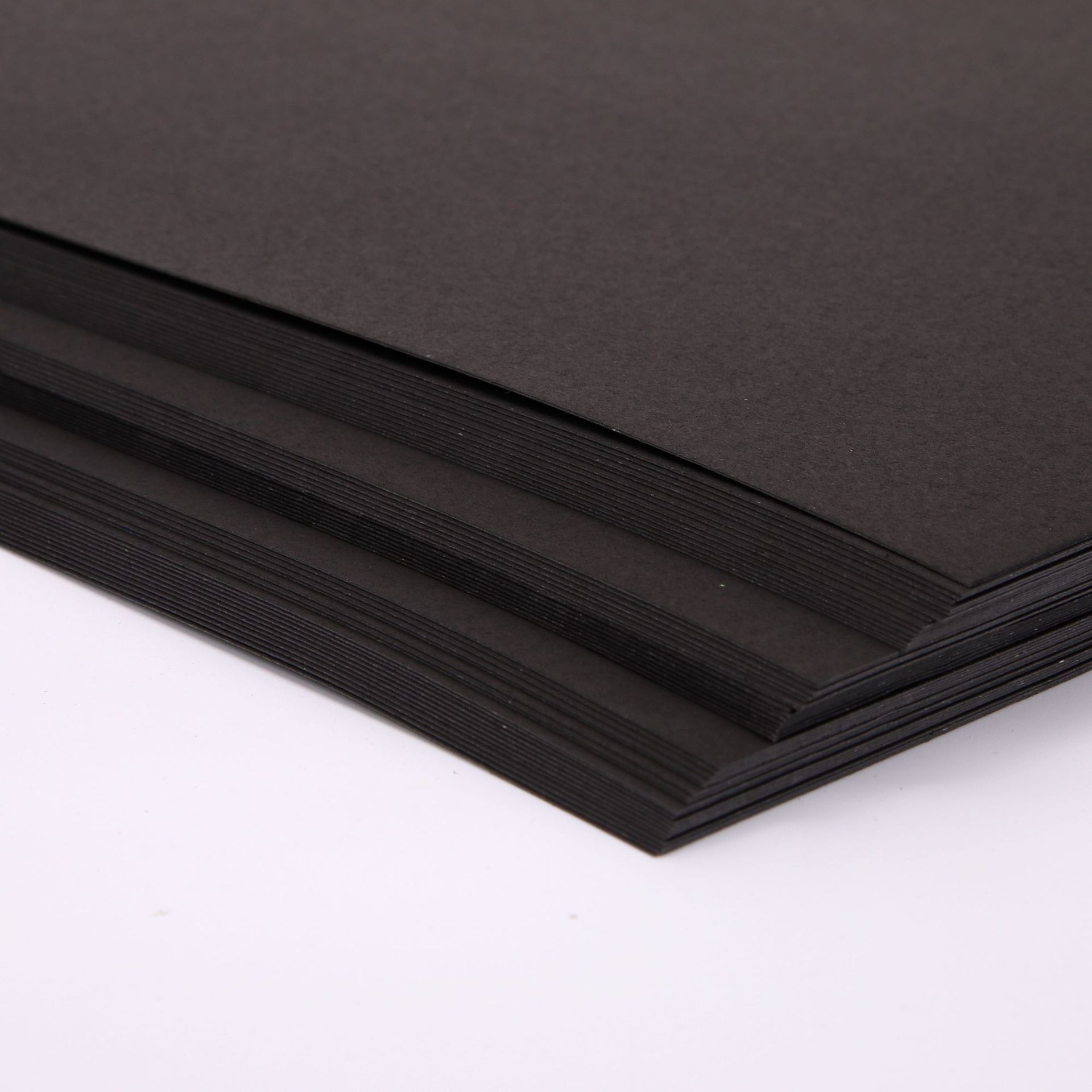 黑卡纸4k 8k a3 a4儿童手工画纸绘画卡纸200克到250克350克黑卡纸